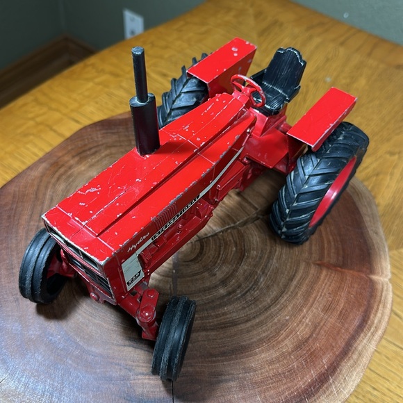 ERTL Vintage Farmall International Harvester 966 - 1/16 scale - Picture 6 of 17